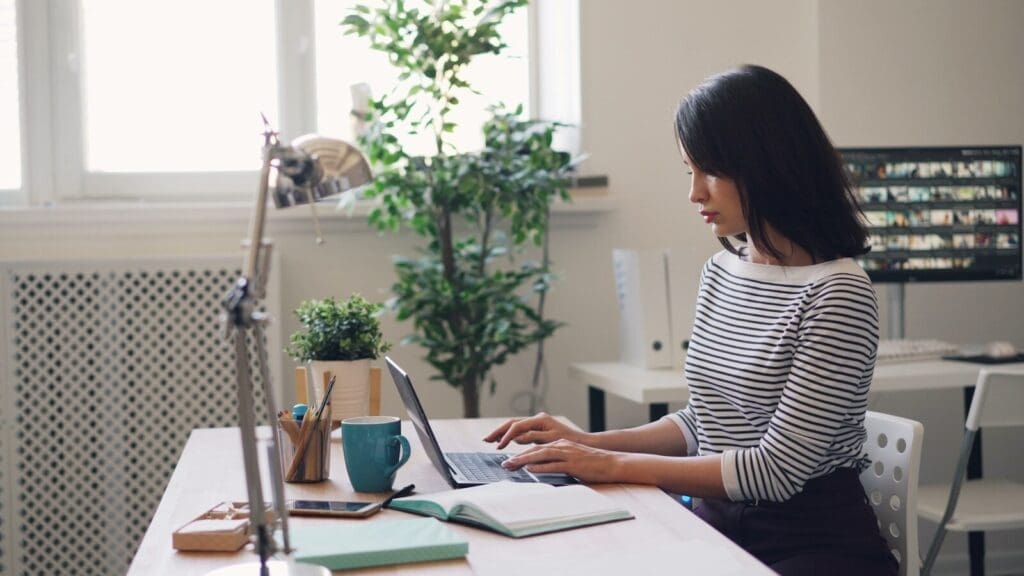 Picture of woman managing an Estonian company